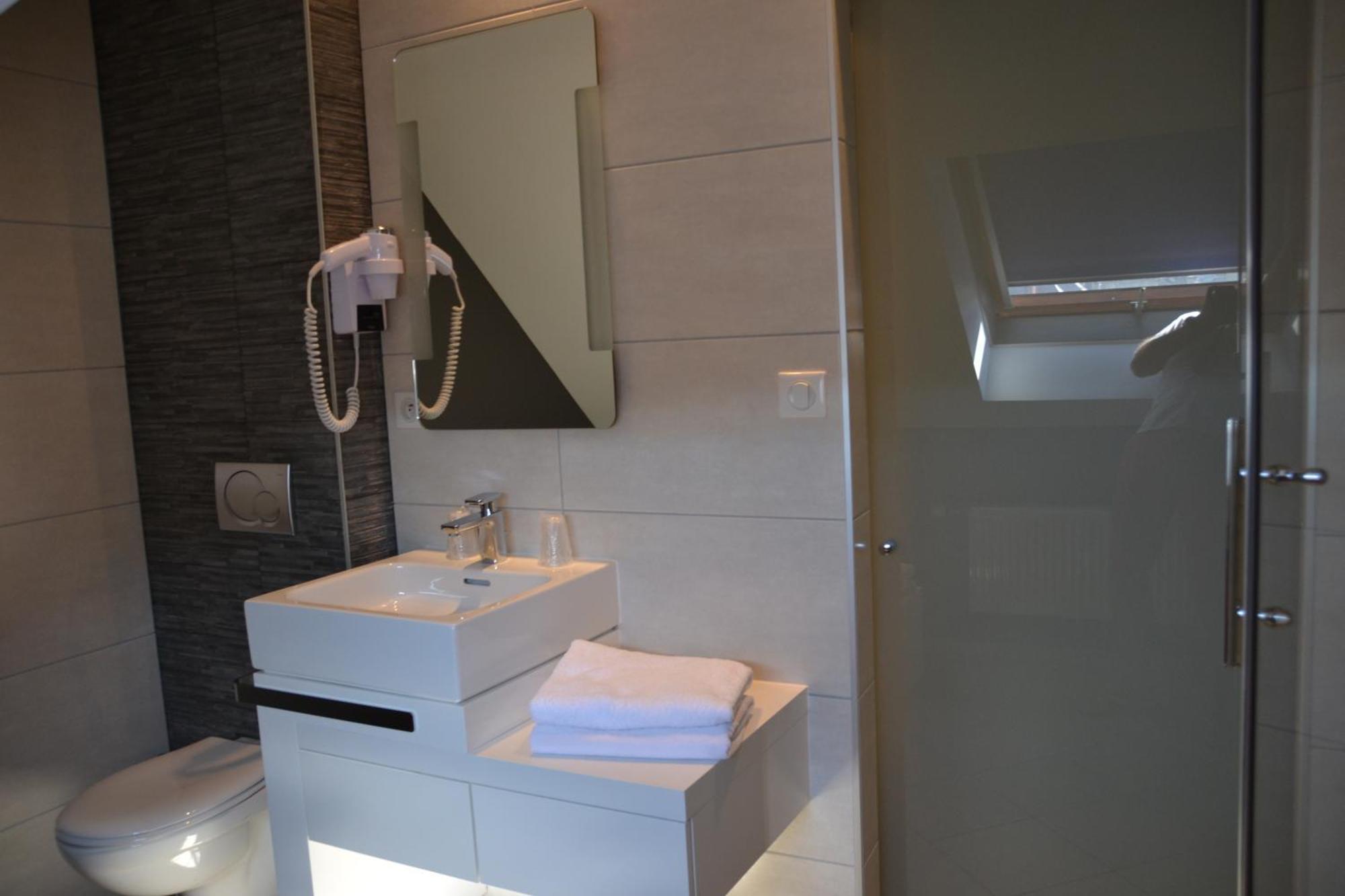 Hotel Saint-Pierre Pontarlier Eksteriør billede