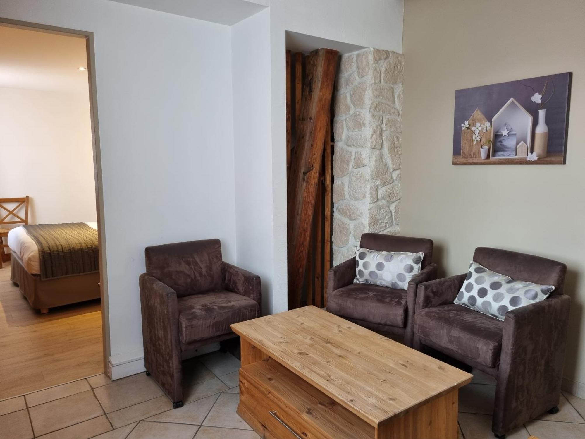 Hotel Saint-Pierre Pontarlier Eksteriør billede